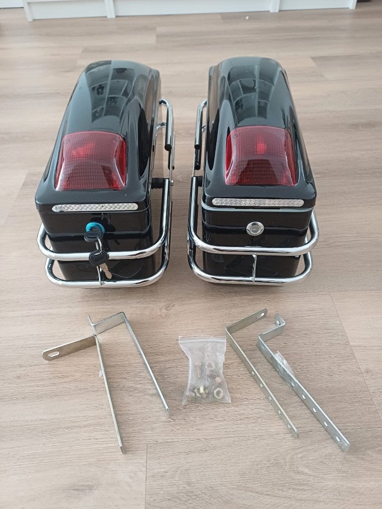 Motorkoffers Universeel Hardcase incl Bevestiging & Sleutels, Motoren, Ophalen of Verzenden, Zo goed als nieuw