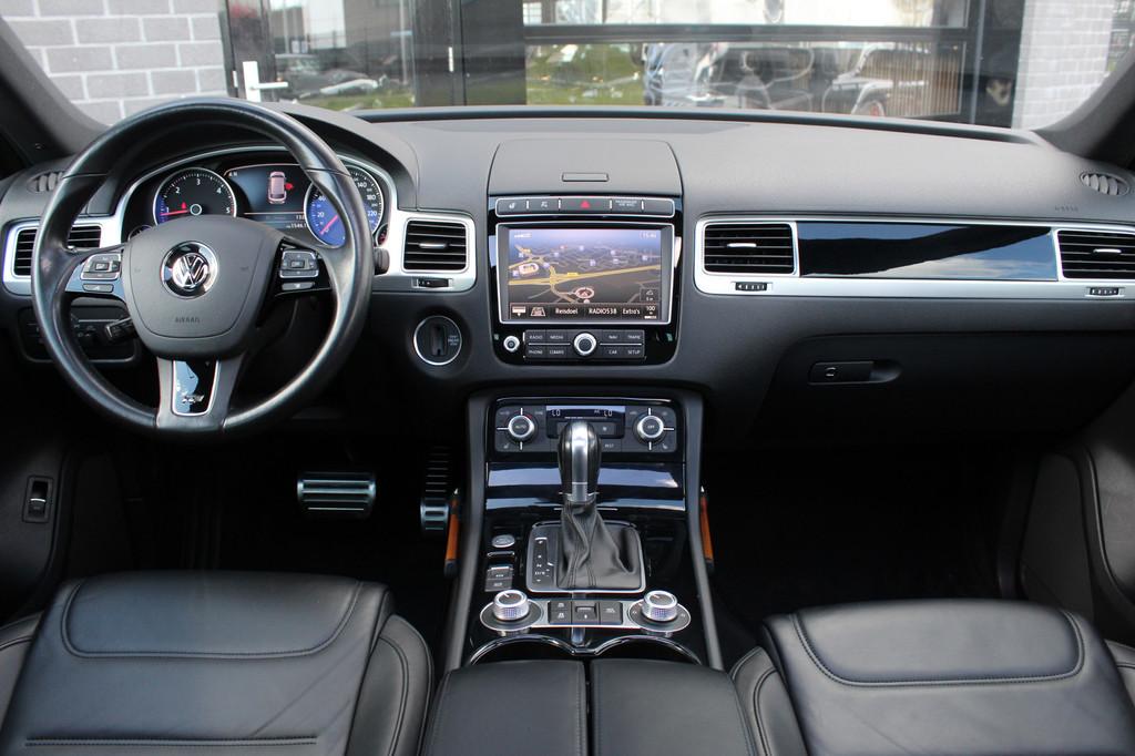 Volkswagen Touareg 3.0 TDI R-line / Panoramadak / Keyless /, Automaat, 15 km/l, Gebruikt, Met garantie (alle)