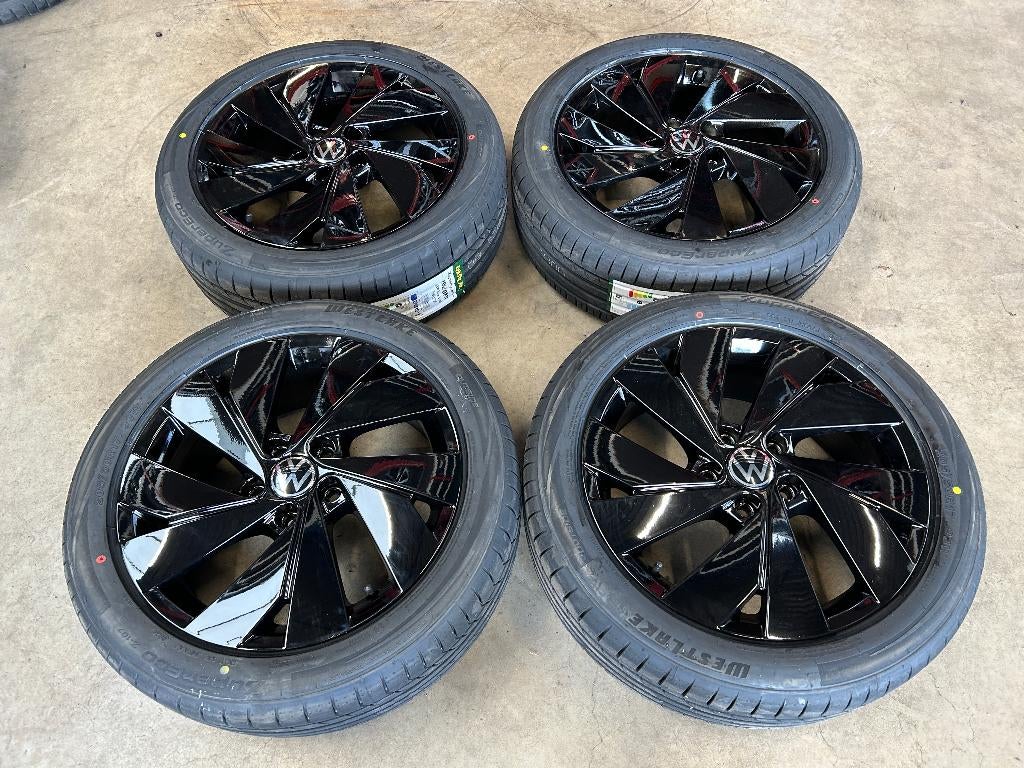 zwarte 17 inch Belmont velgen + zomerbanden VW Golf, Auto-onderdelen, Banden en Velgen, Gebruikt, Banden en Velgen, 17 inch, Personenwagen