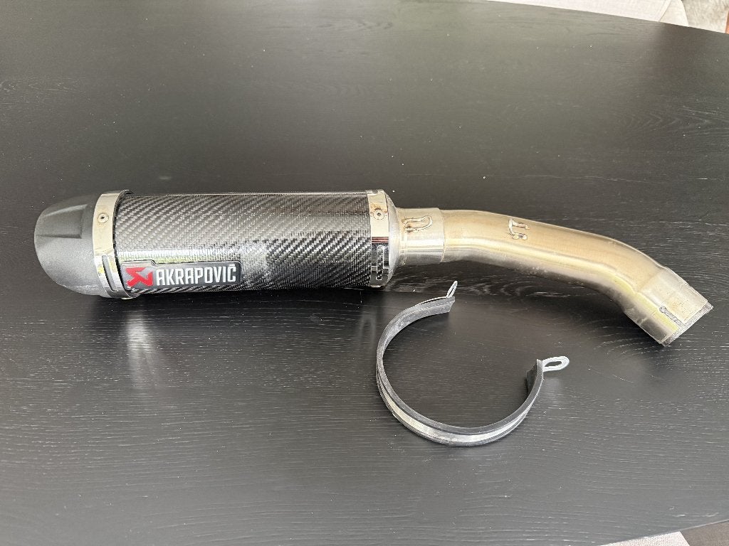 Niet-originele Akrapovic uitlaat voor KTM Duke 390, Ophalen, Gebruikt