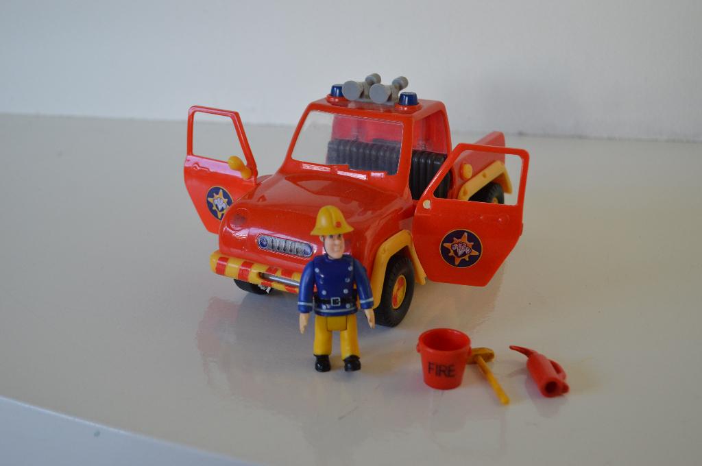 Brandweerman Sam Venus auto met 1 poppetje., Ophalen of Verzenden, Gebruikt