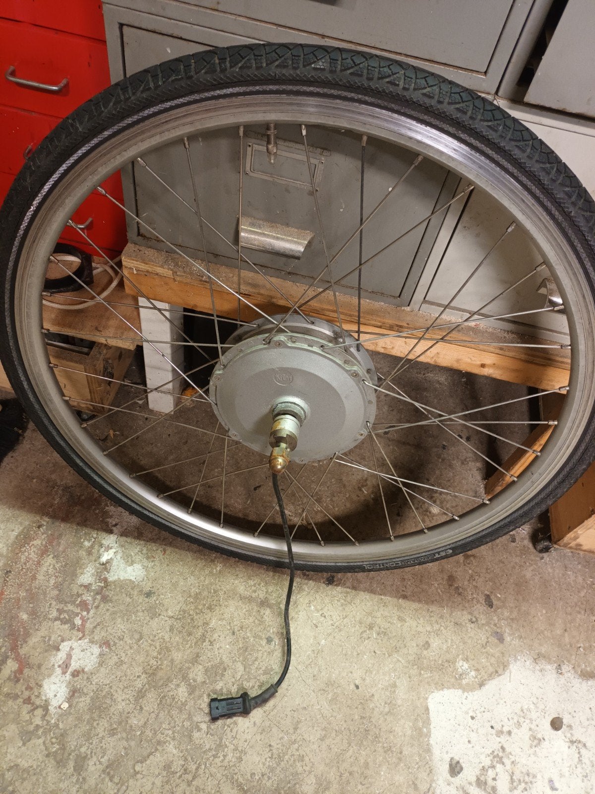 Elektrisch fietswiel met motor en band voor en achter wielen, Gebruikt, Onbekend, Aluminium, Ophalen