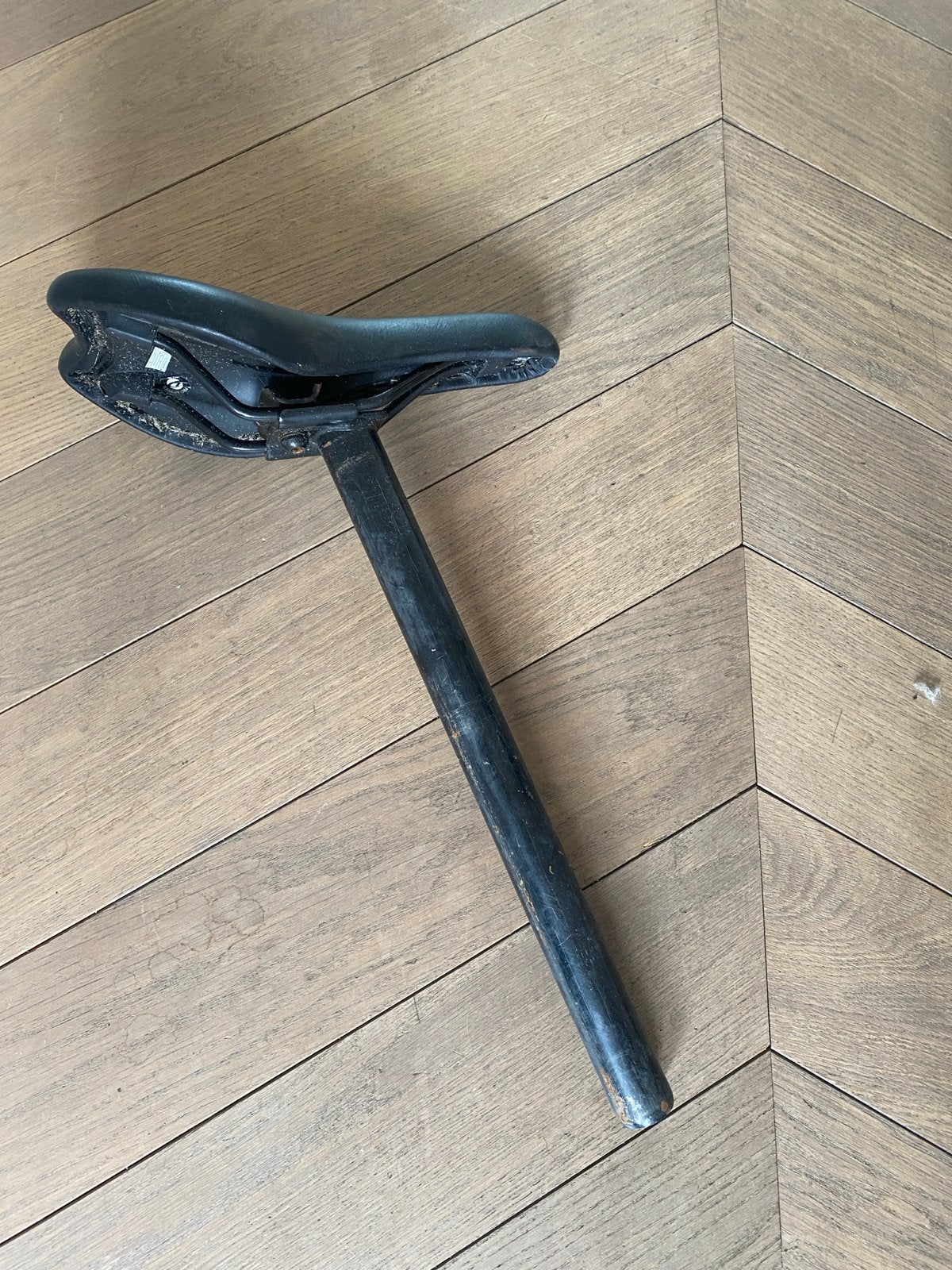 B’twin kinderfietszadel met zadelpen, Gebruikt, Kinderfiets, Kunststof, Ophalen of Verzenden