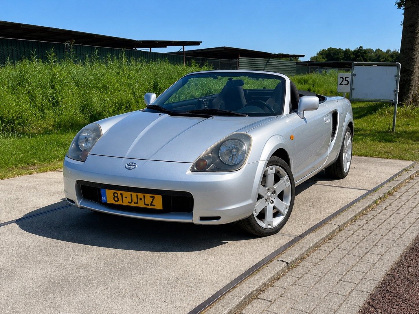 Toyota MR2 1.8 16V 2001 Grijs, 4 cilinders, Cabriolet, 14 km/l, Handgeschakeld