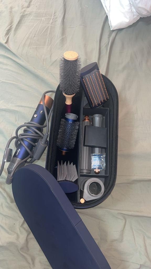Dyson Airwrap Styler + Opbergcase + Opzetstukken, Ophalen, Zo goed als nieuw, Haarverzorging