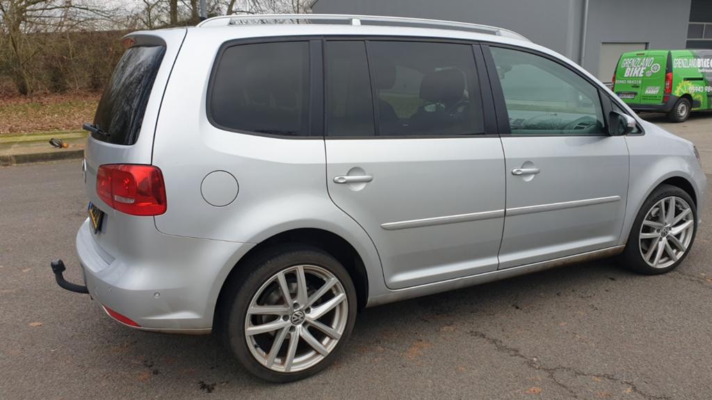 Volkswagen Touran Highline DSG, Auto's, Volkswagen, Particulier, Touran, ABS, Achteruitrijcamera, Adaptieve lichten, Airbags, Airconditioning