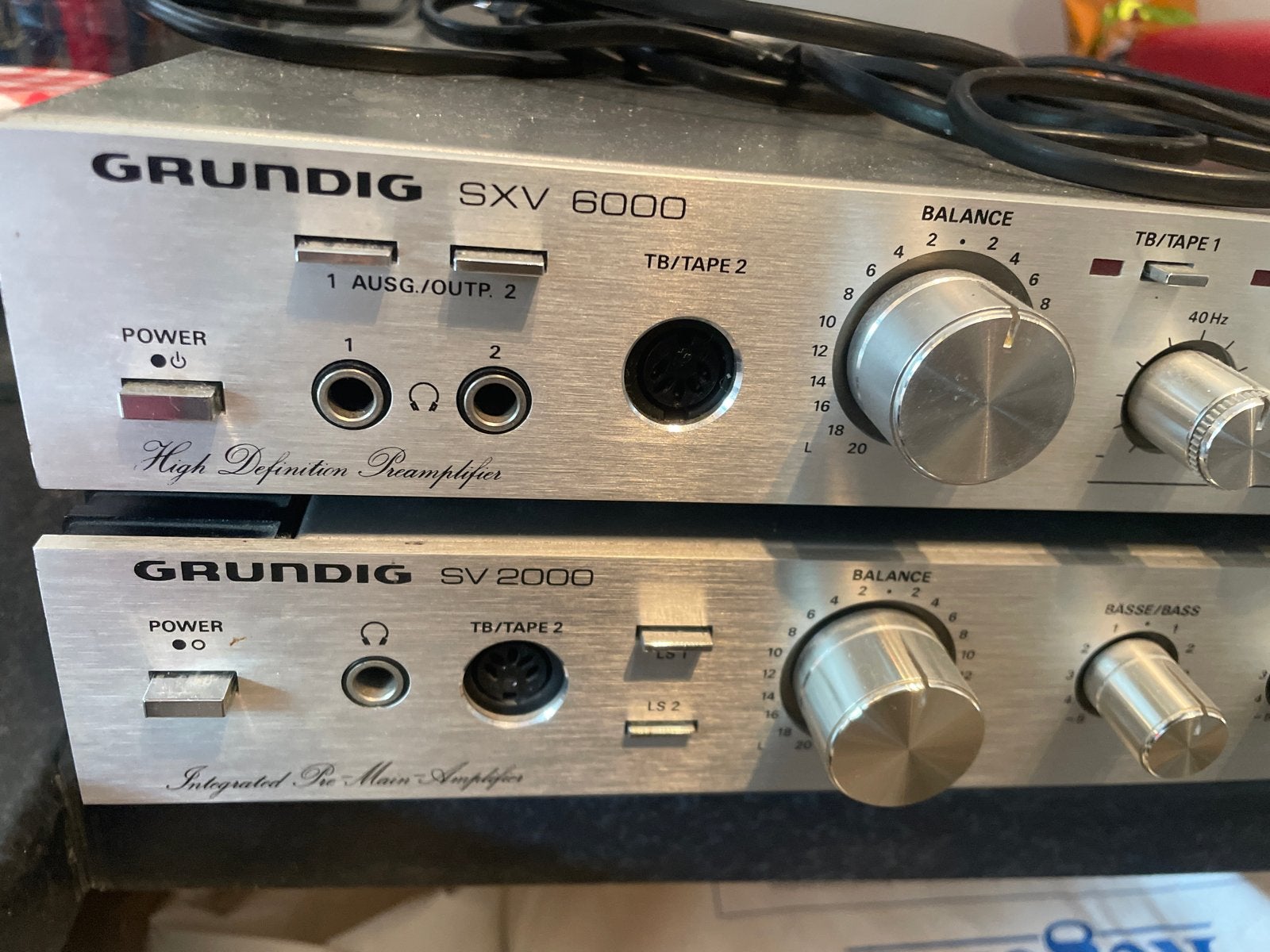 Grundig SXV 6000 en SV 2000 - Defect uitgangskanaal, Ophalen of Verzenden, Niet werkend, Overige merken