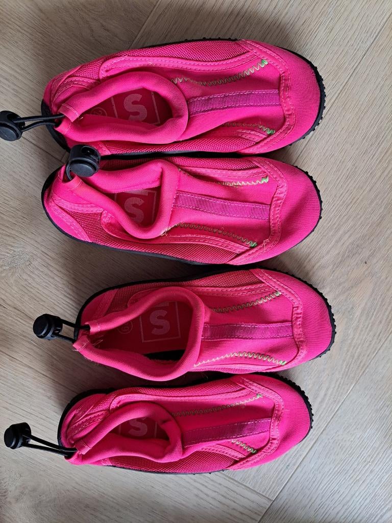 2 paar roze waterschoenen maat 29 voor kinderen, Ophalen, Gebruikt, Jongen of Meisje, Schoenen