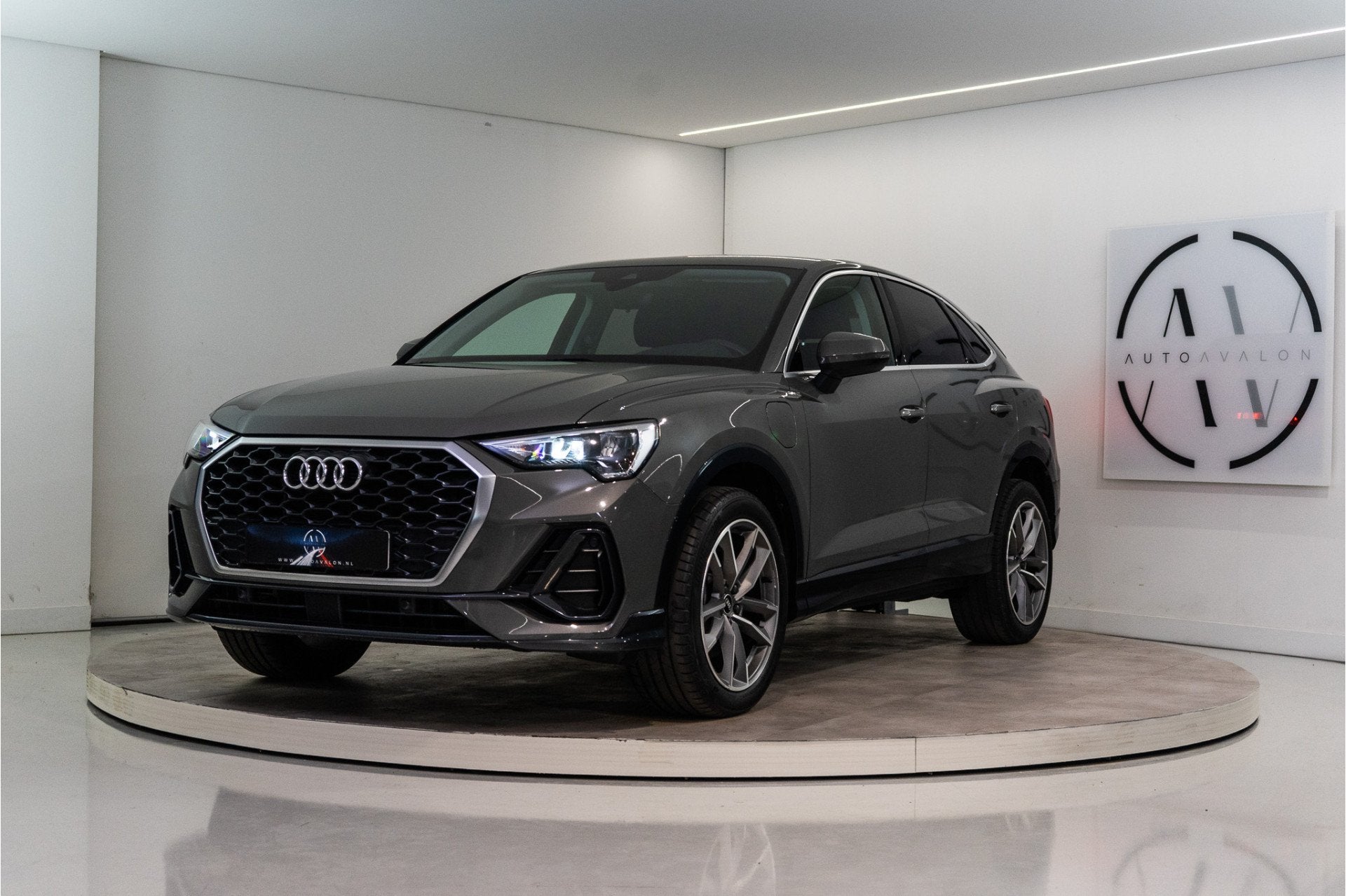 Audi Q3 Sportback 45 TFSI e Business Edition 245PK | Chronos, Auto's, Stof, Gebruikt, Parkeersensor, Hybride Elektrisch/Benzine