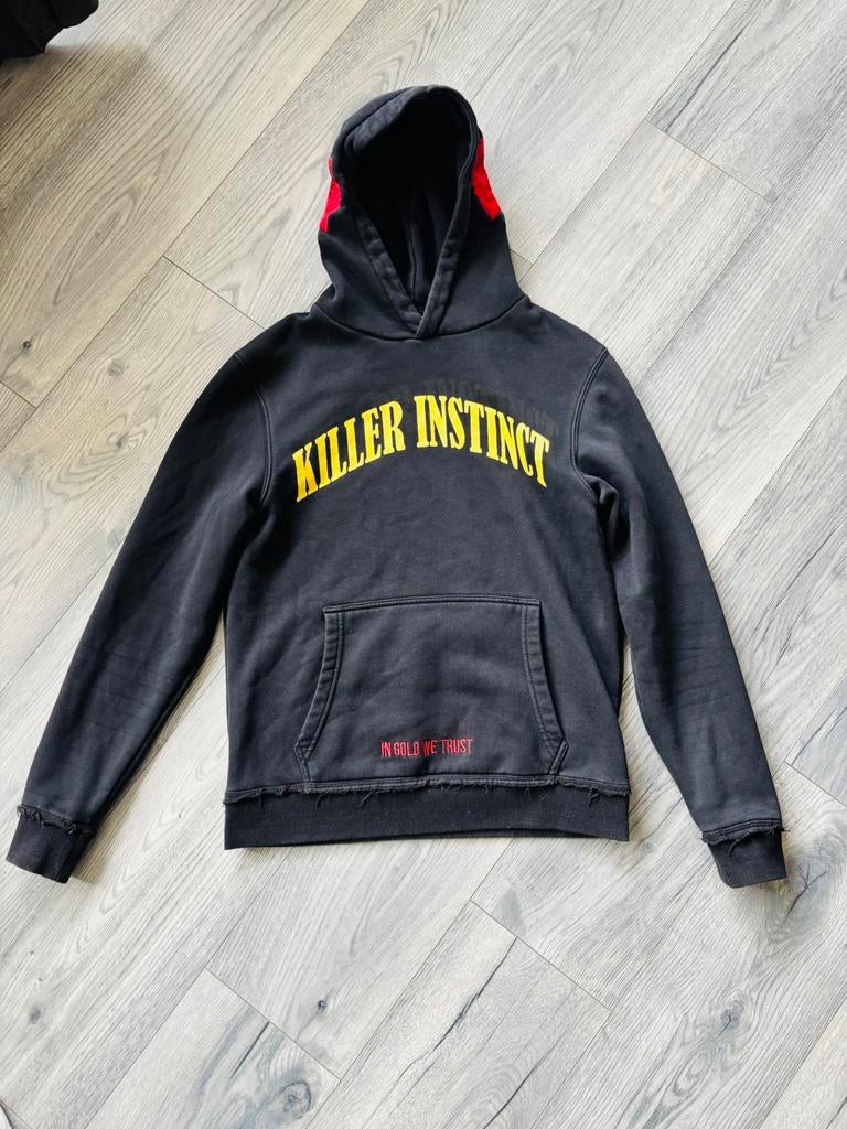 In Gold We Trust hoodie maat M, Ophalen of Verzenden, Zo goed als nieuw, Maat 48/50 (M), Zwart