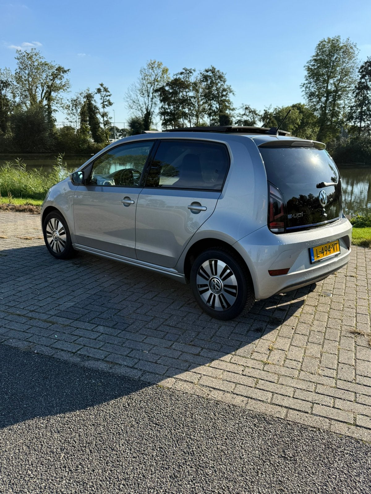 Volkswagen e-Up! | 2017 | 83.365 km | Panoramadak | Camera, Auto's, 37 €/maand, Up!, Elektrisch, Particulier