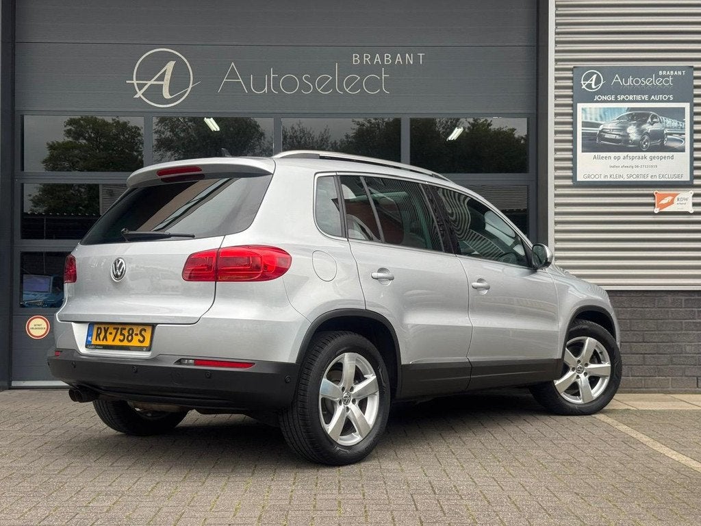 Volkswagen Tiguan 1.4 TSI Style Clima Leder Panorama Camera, Euro 5, Zwart, 4 cilinders, 160 pk
