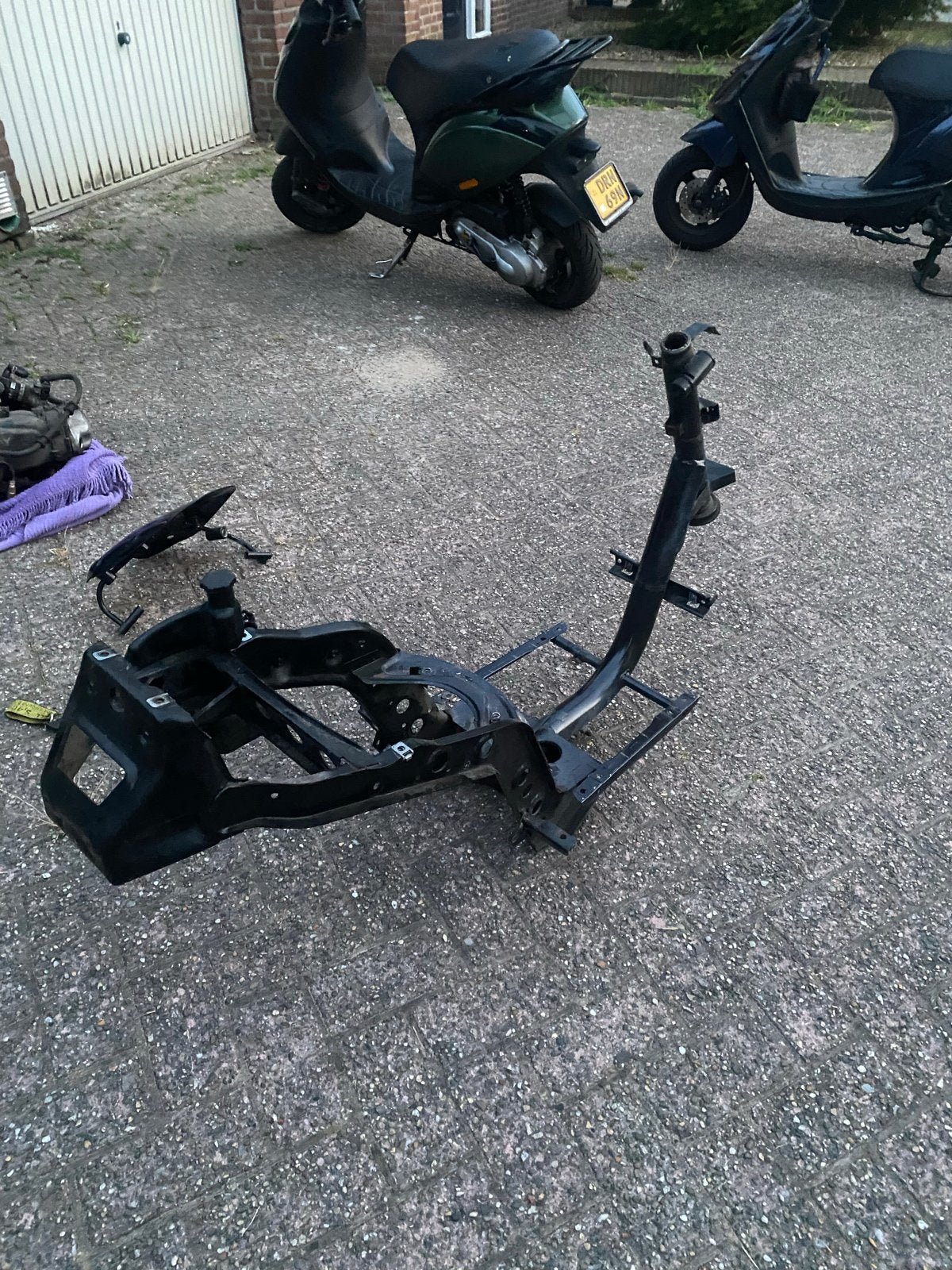 Zip frame 2t op brom plaat met (wok) en olie pomp, Ophalen of Verzenden, Gebruikt, Frame, Piaggio