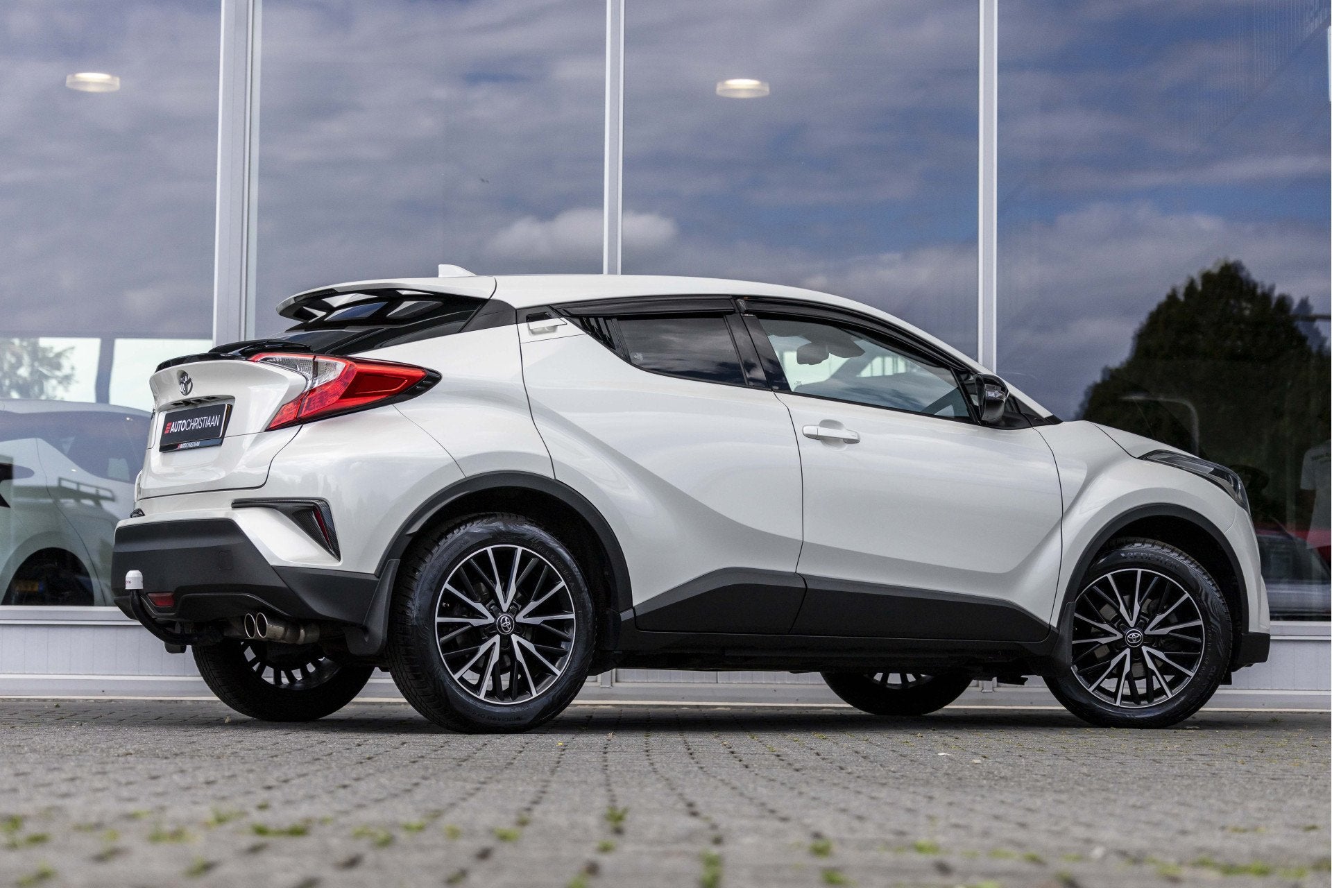 Toyota C-HR 1.2 Urban | Trekhaak | Camera | NL Auto, Auto's, 12 maanden, Stof, Gebruikt, 4 cilinders