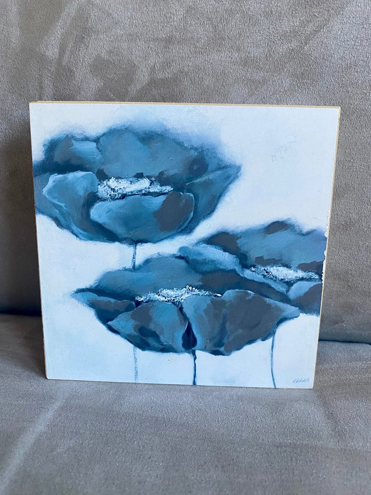 Modern schilderij met blauwe bloemen, gesigneerd Elena, Antiek en Kunst, Bloemen, Abstract, Ophalen of Verzenden, Gesigneerd