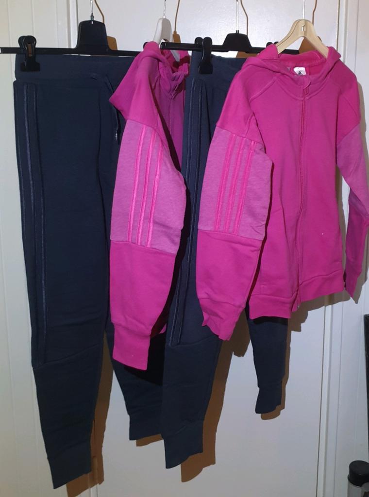 Adidas meiden trainingspak - Grijs/Roze - maat 152, Adidas, Meisje, Sport- of Zwemkleding, Ophalen of Verzenden
