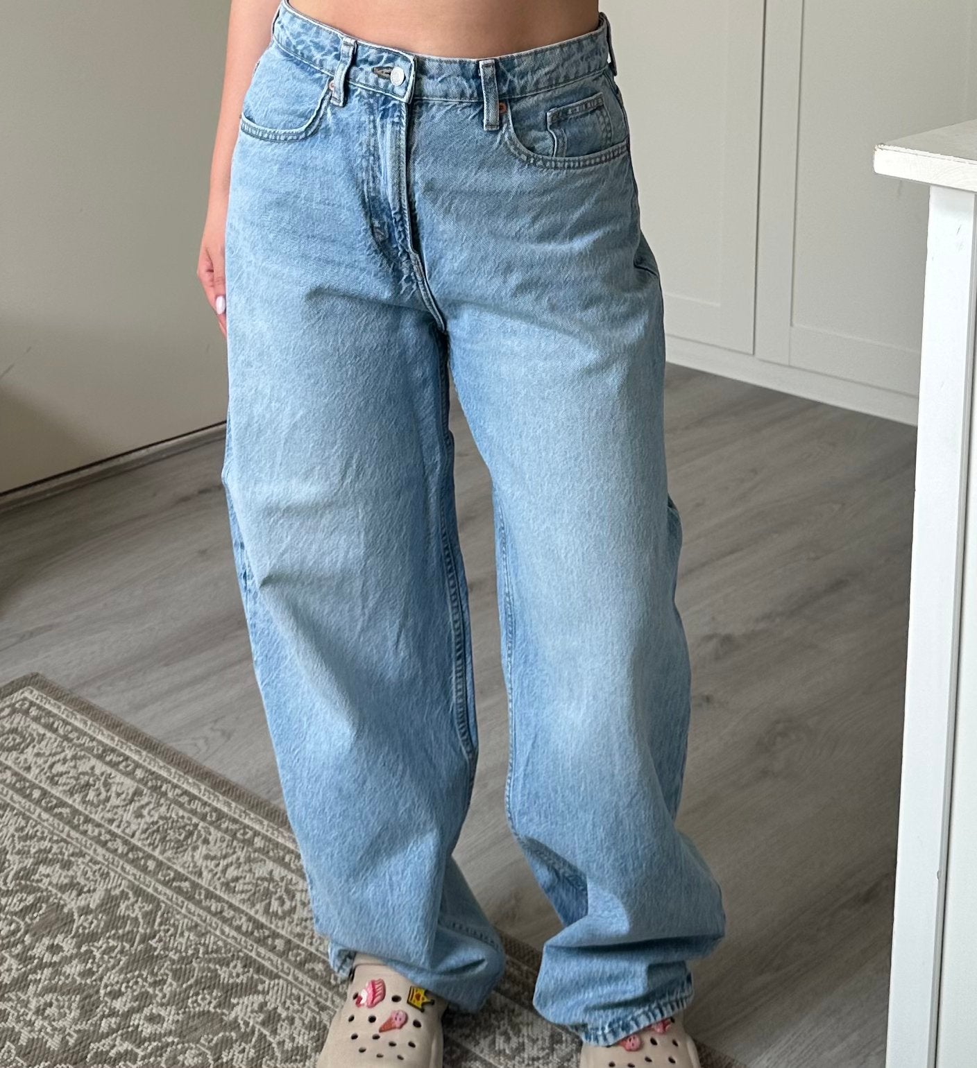 H&M baggy loose fit high waist lichte jeans met stretch, Kleding | Dames, Verzenden, Zo goed als nieuw, Blauw, W30 - W32 (confectie 38/40)