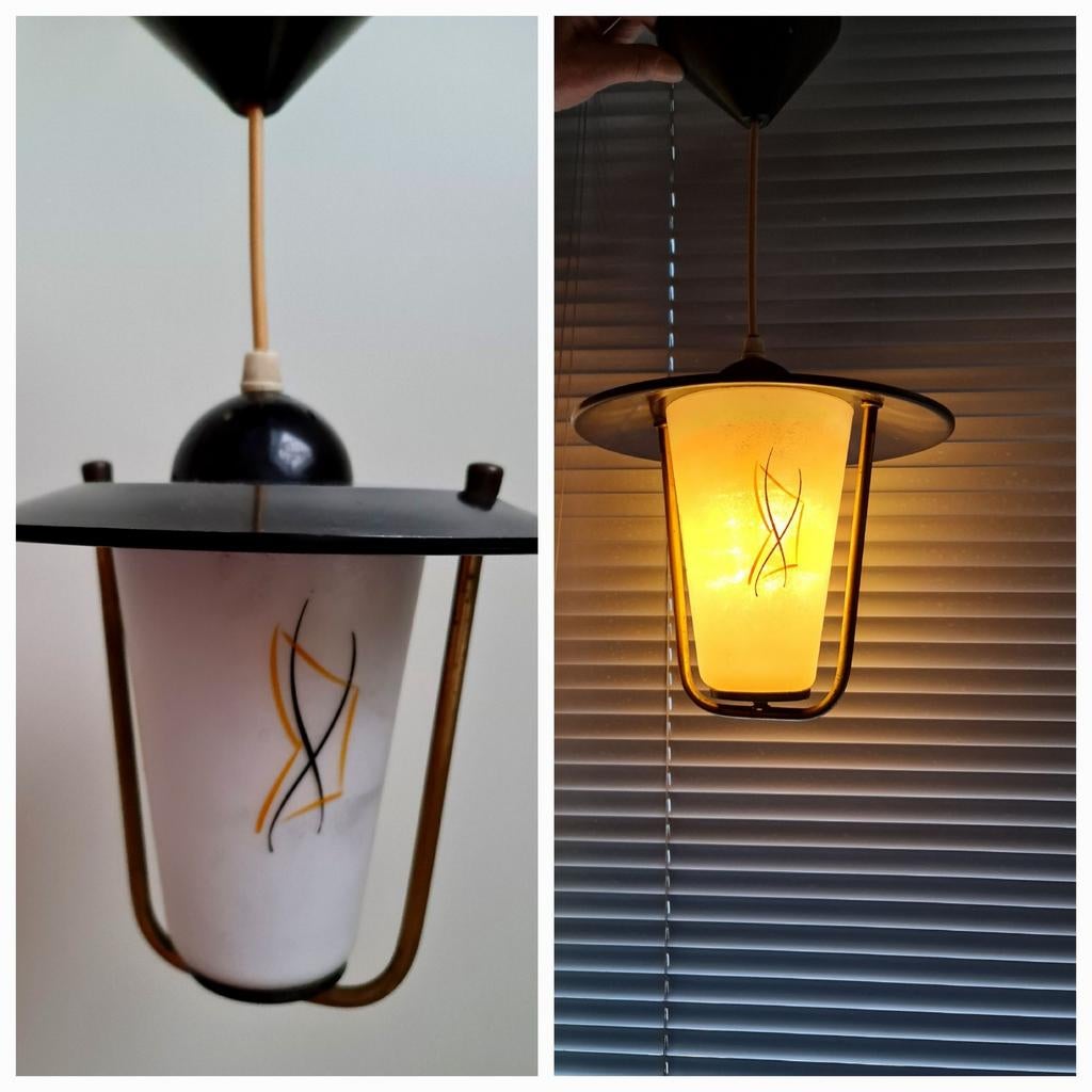 Vintage hanglamp ganglamp lantaarn melkglas jaren 50 uniek , Ophalen, Gebruikt, Glas, Vintage retro fifties sixties interieur design
