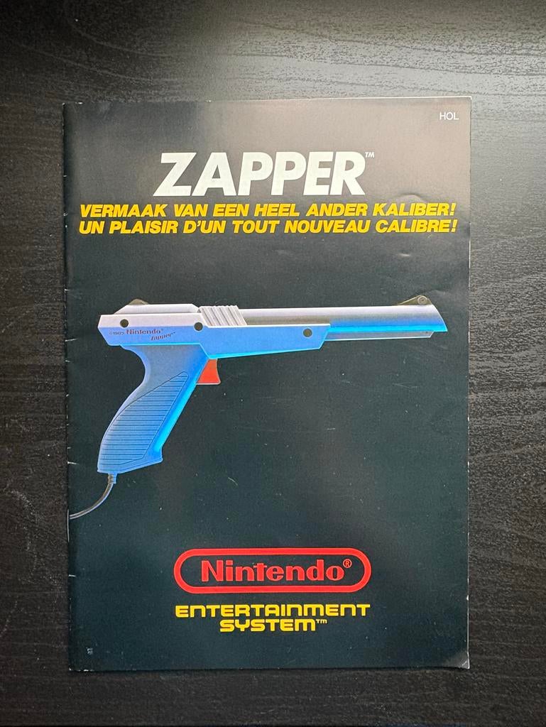 Nintendo NES Zapper Handleiding (HOL), Spelcomputers en Games, Games | Nintendo NES, Verzenden, Gebruikt