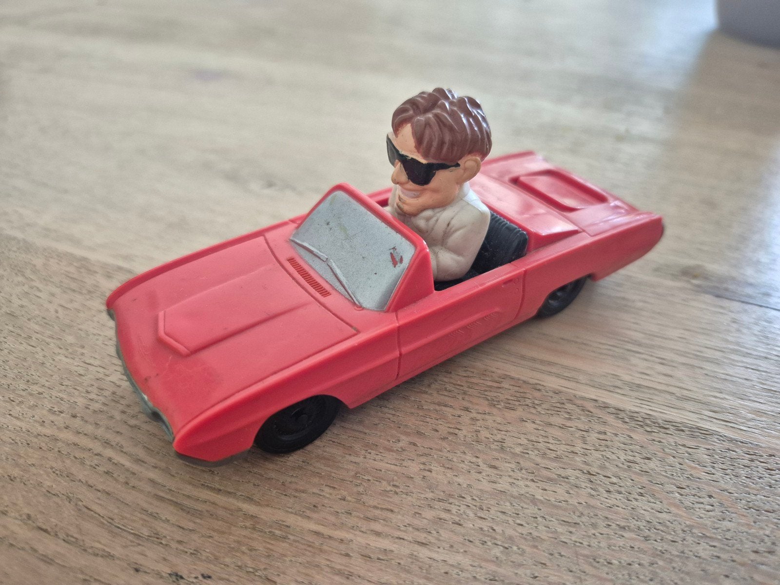 Disney McDonald's Ford Thunderbird speelgoedauto, Ophalen, Gebruikt