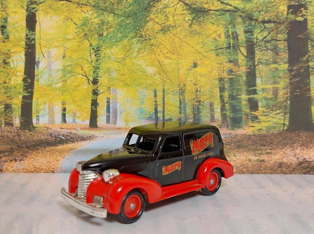 1:43 Chevrolet Sedan Panel Van "Mars" 1939; Lledo PLC #906, Ophalen of Verzenden, Gebruikt, Auto, Overige merken