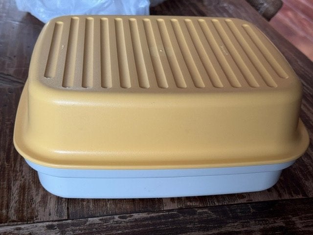 Tupperware Kornuit brooddoos, Huis en Inrichting, Keuken | Tupperware, Ophalen of Verzenden, Gebruikt, Geel, Overige typen