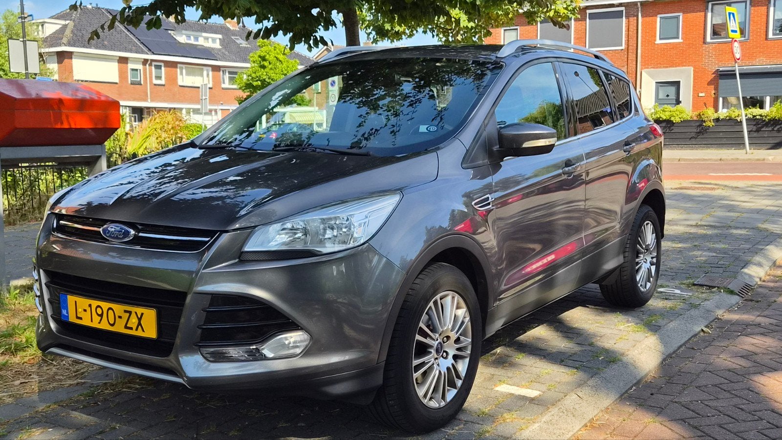 Ford Kuga 1.6 T 110KW 2013 Grijs, Auto's, 1596 cc, 15 km/l, 4 cilinders, 2000 kg