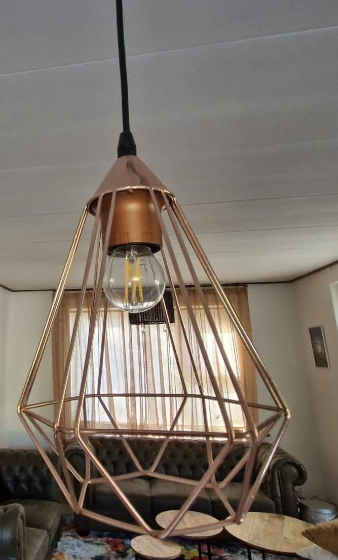 Moderne hanglamp met 3 koperkleurige kooien, Ophalen, Zo goed als nieuw, Metaal, Modern, Industrieel, Geometrisch