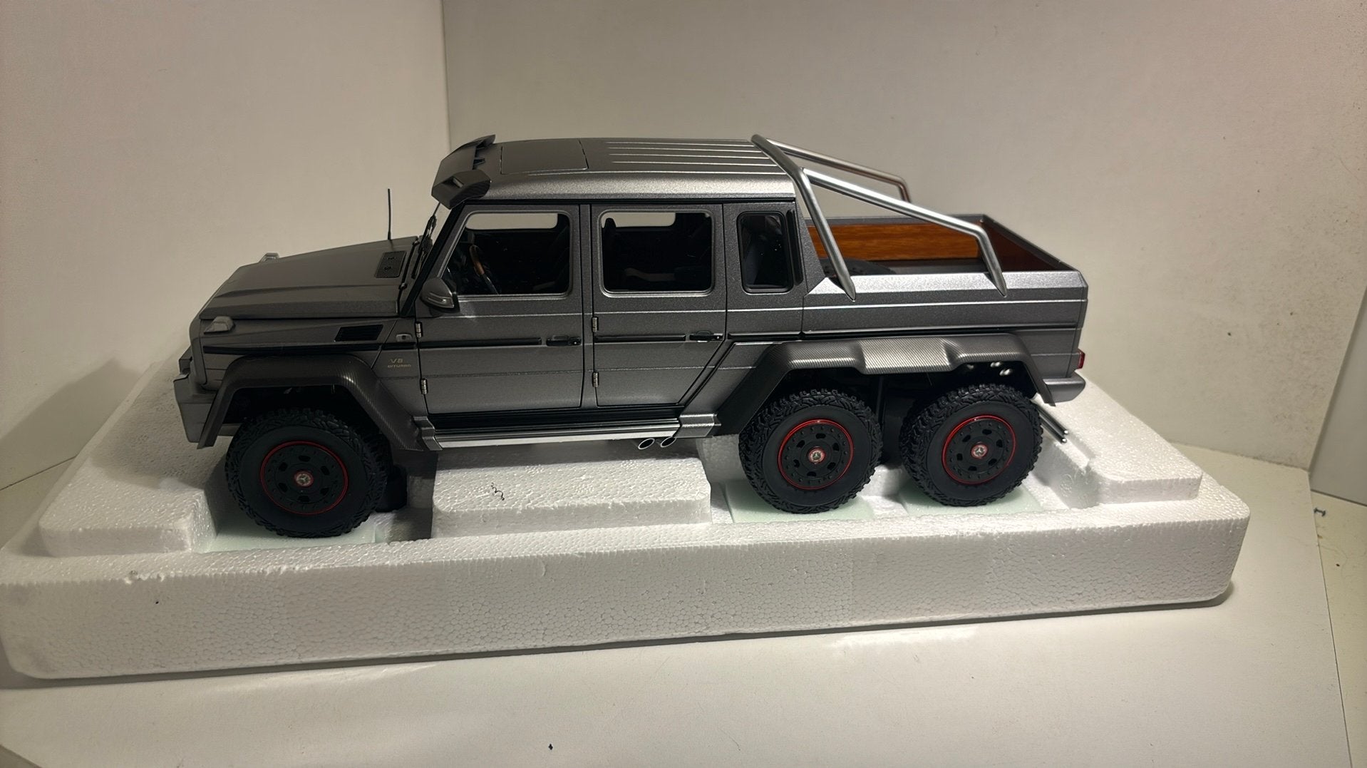 Mercedes benz g63 amg 6x6 grey autoart 1.18, Ophalen of Verzenden, A, A, A