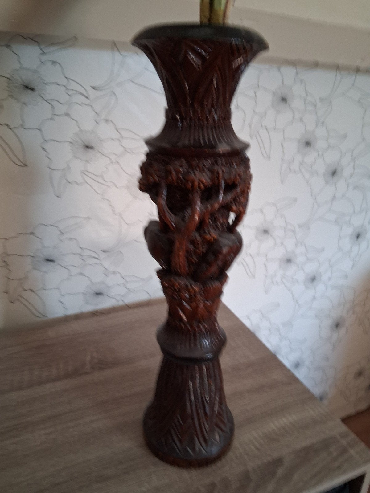 Oude indonese vaas, Ophalen