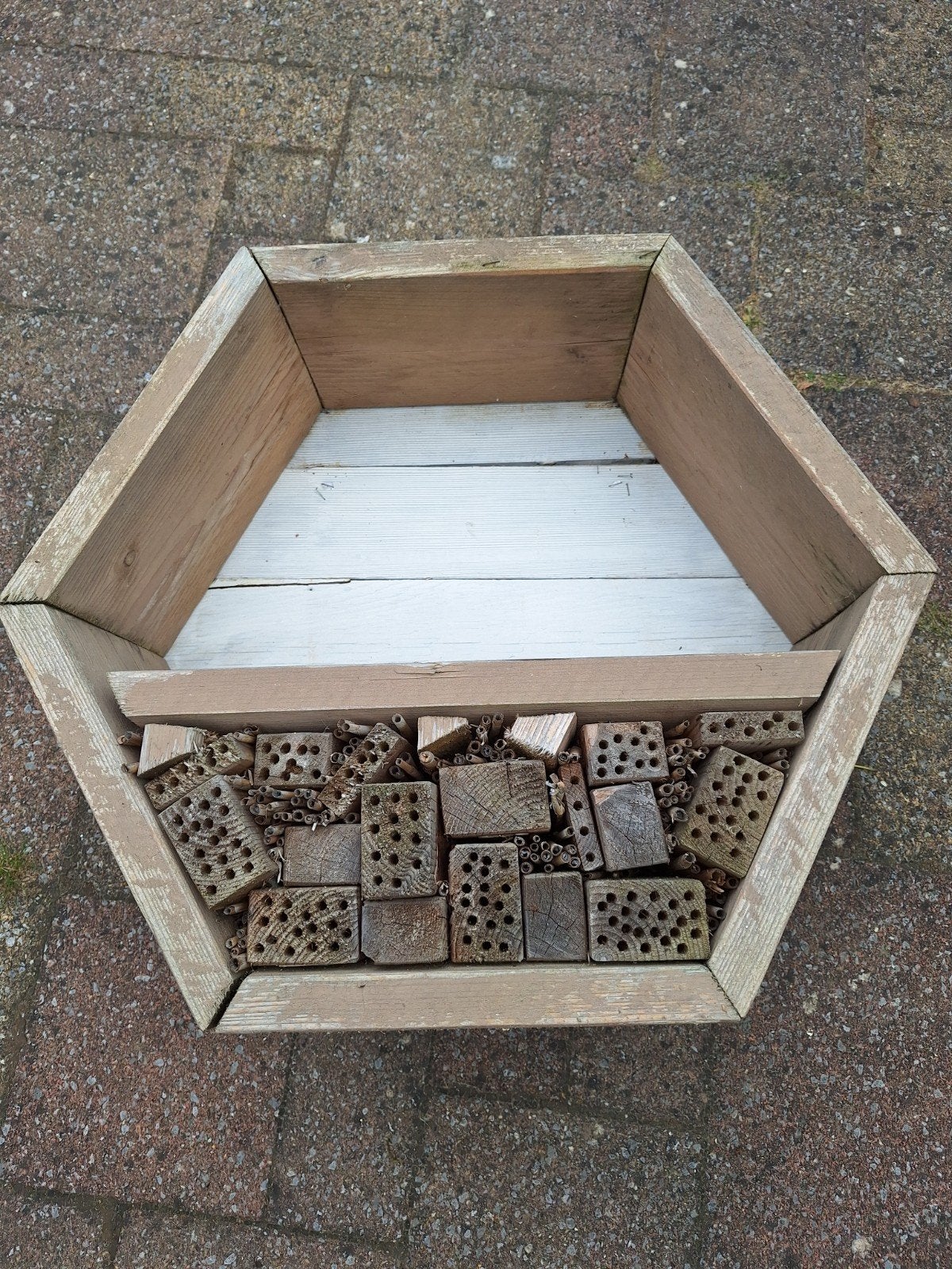 Houten insectenhotel voor bijen en andere insecten, Tuin en Terras, Ophalen, Gebruikt