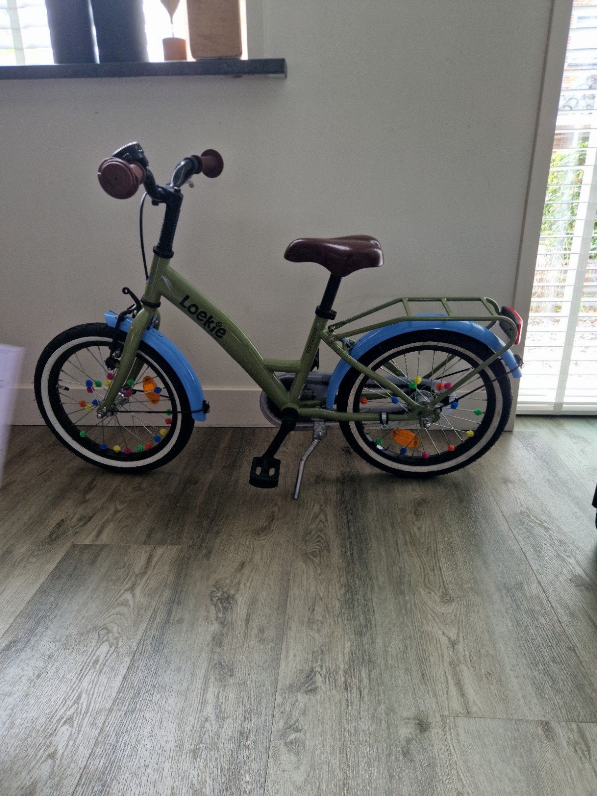 Loekie kinderfiets meisjes 16 inch met zijwieltjes, Fietsen en Brommers, Ophalen, Terugtraprem, Zijwieltjes, 16 tot 20 inch