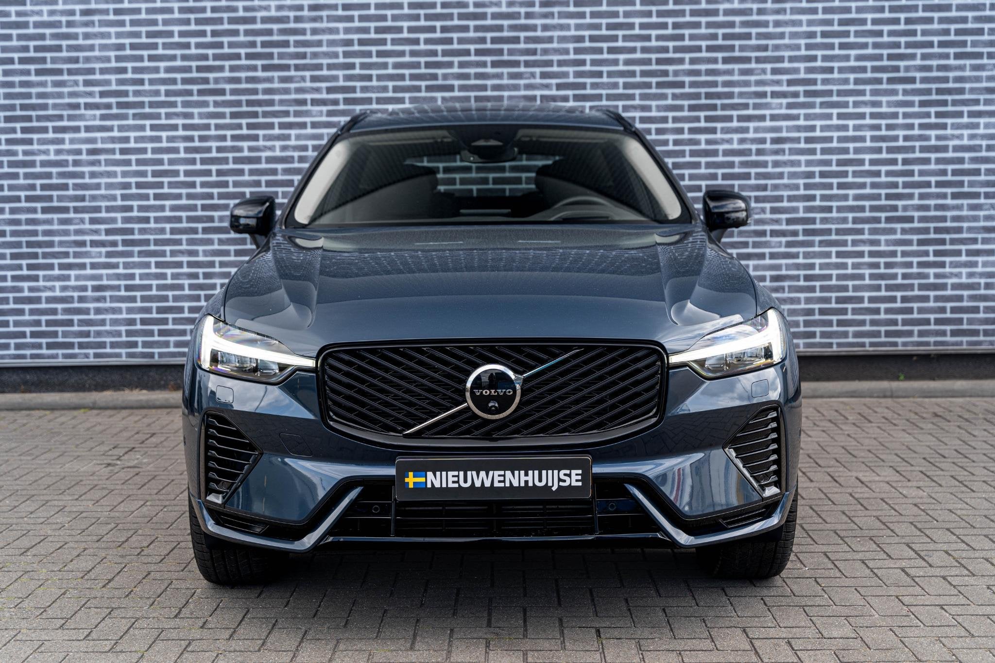 Volvo XC60 2.0 T6 Plug-in Hybrid AWD Ultra Dark | PHEV Long, Auto's, Gebruikt, Euro 6, 4 cilinders, Blauw