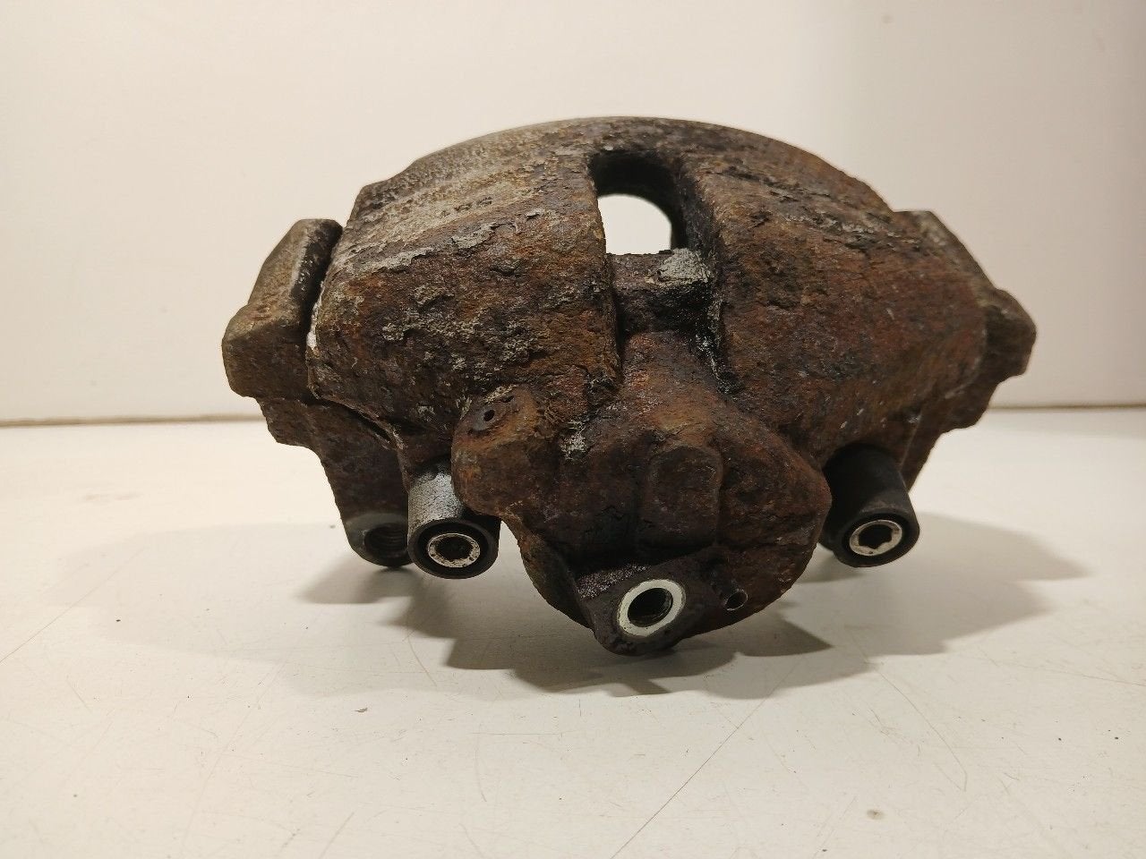 Remklauw links voor Audi TT, Onderdelen@venauto.nl, Van der Ven Autorecycling B.V., Gebruikt, Ettenseweg 76, 4706 PB Roosendaal, The Netherlands