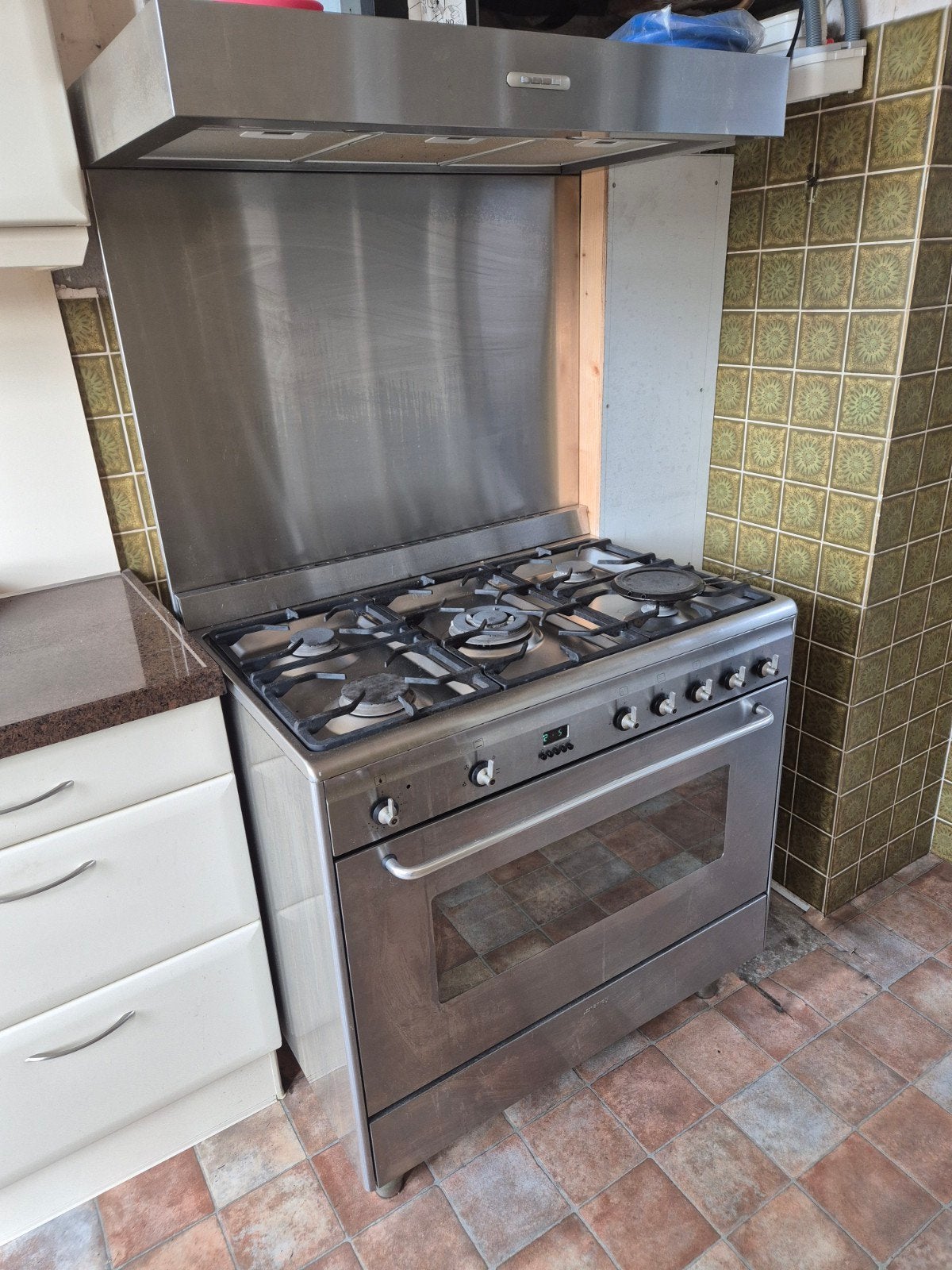 Smeg Fornuis met Gas Kookplaat en Oven - RVS, Witgoed en Apparatuur, Fornuizen, Gebruikt, Vrijstaand, Gas, 4 kookzones, 85 tot 90 cm