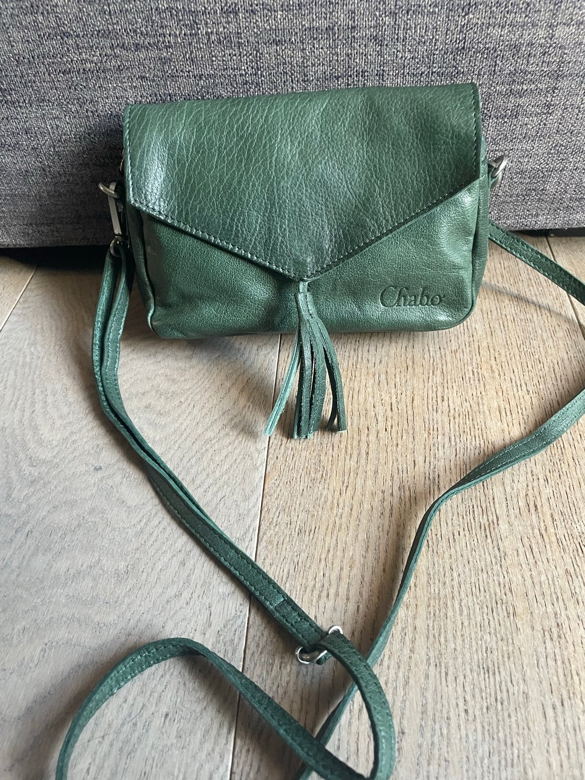 Kleine groene Chabo leren handtas met lange band, Sieraden, Tassen en Uiterlijk, Tassen | Damestassen, Ophalen of Verzenden, Zo goed als nieuw