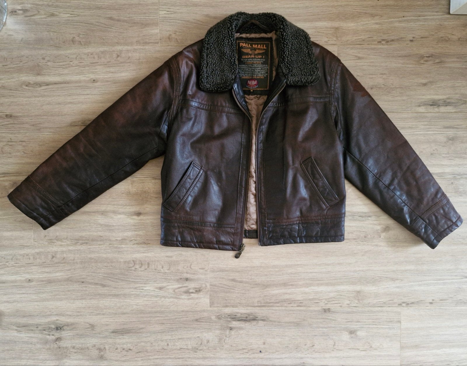 Gave pall mall leren pilotenjas maat m het gaat hier om m, Kleding | Dames, Ophalen of Verzenden, Zo goed als nieuw, Maat 38/40 (M)