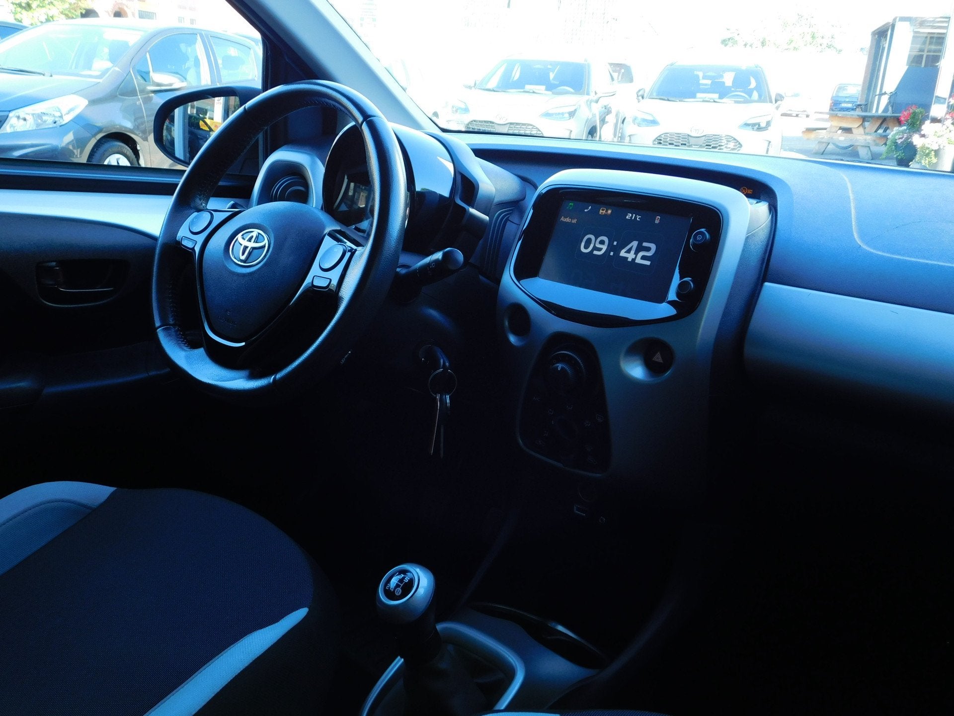 Toyota Aygo 1.0 VVT-i x-play (bj 2015), Auto's, Voorwielaandrijving, Stof, Gebruikt, 4 stoelen