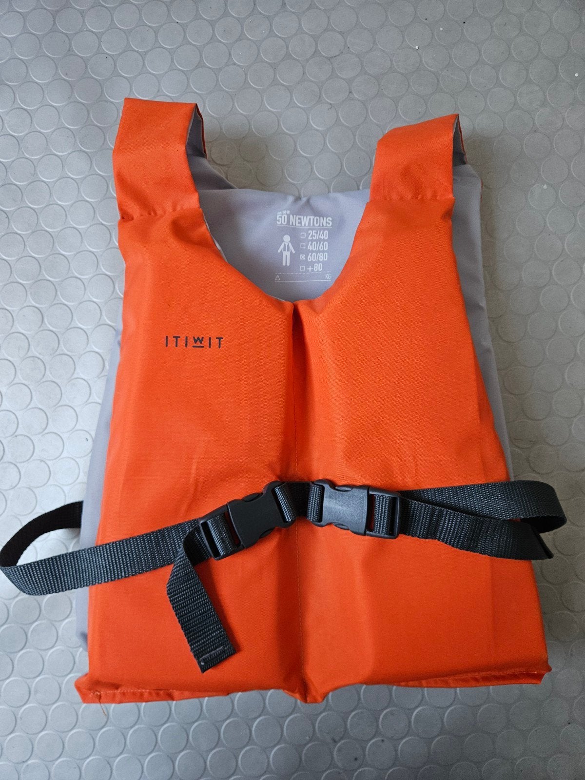 Zwemvest 50 Newton - Oranje (60-80 kg), Watersport en Boten, Ophalen, Zo goed als nieuw, Dame of Heer, ITIWIT
