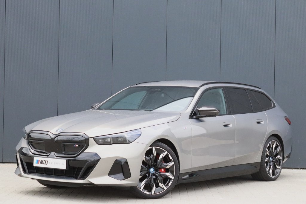 BMW i5 Touring M60 xDrive 601PK Bowers & Wilkens Trekhaak 21, Auto's, BMW, Automaat, 0 cilinders, Gebruikt, Zwart
