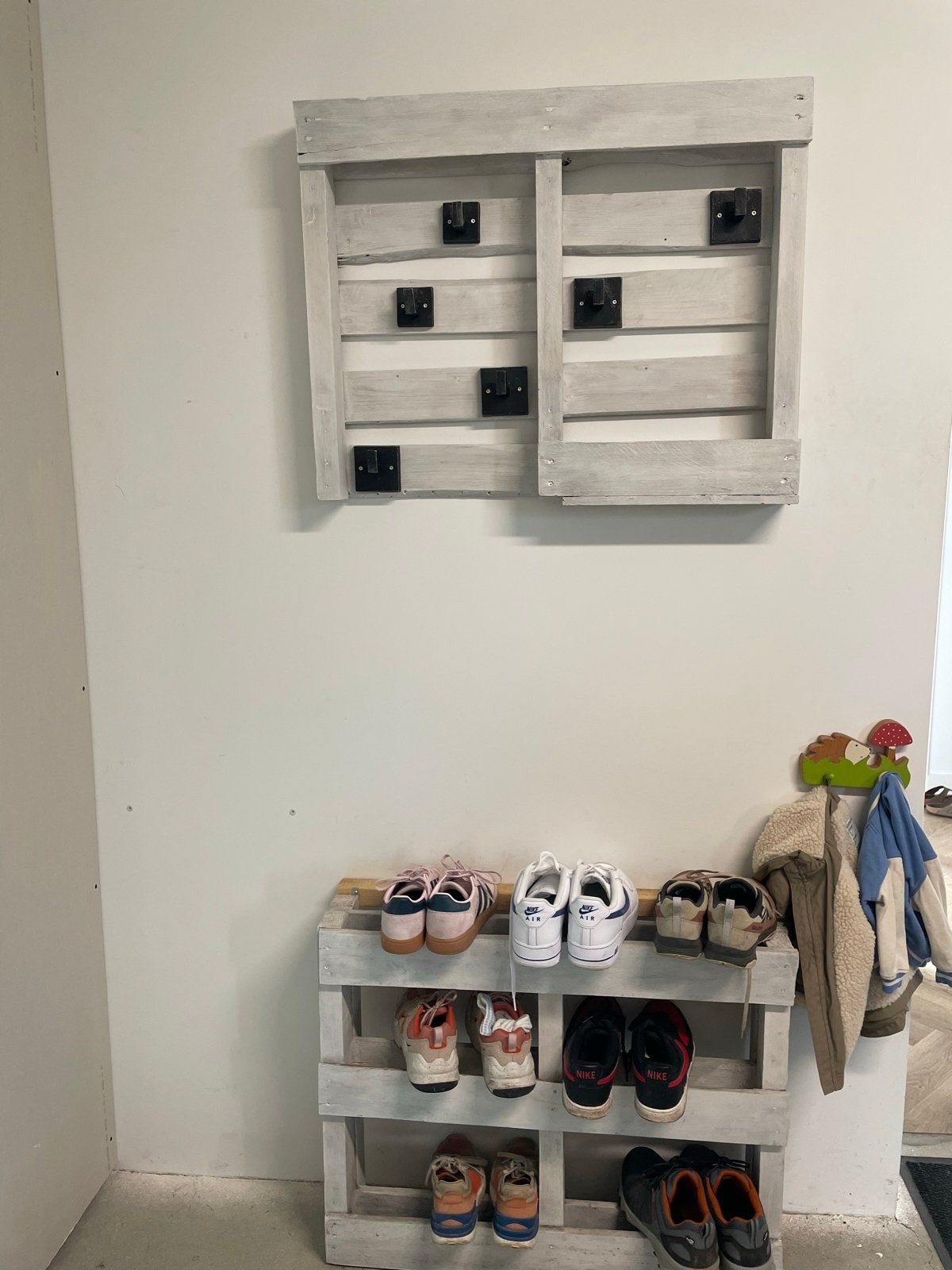 Houten kapstok en schoenenrek van pallets - 82x64 cm, Gebruikt, Minder dan 100 cm, Hout, Ophalen