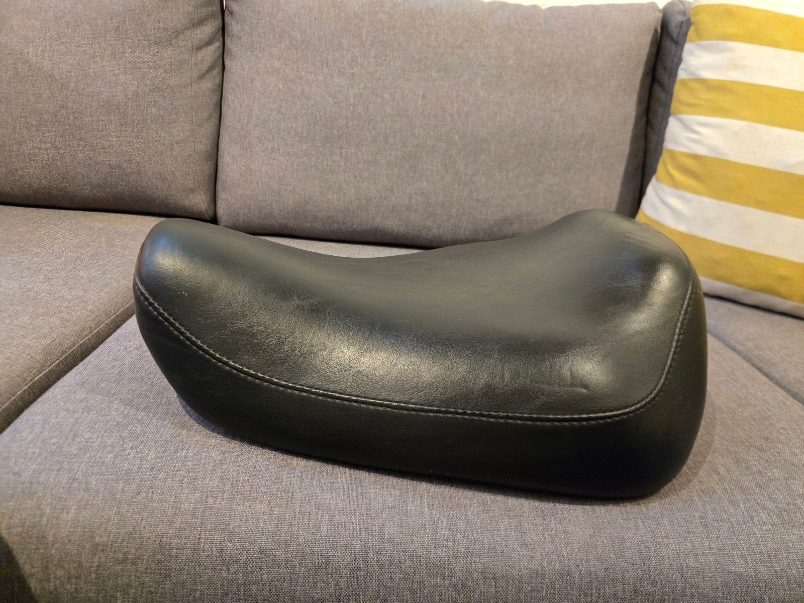 Single seat, solo zadel, Harley Davidson Sportster xl1200c, Ophalen, Gebruikt