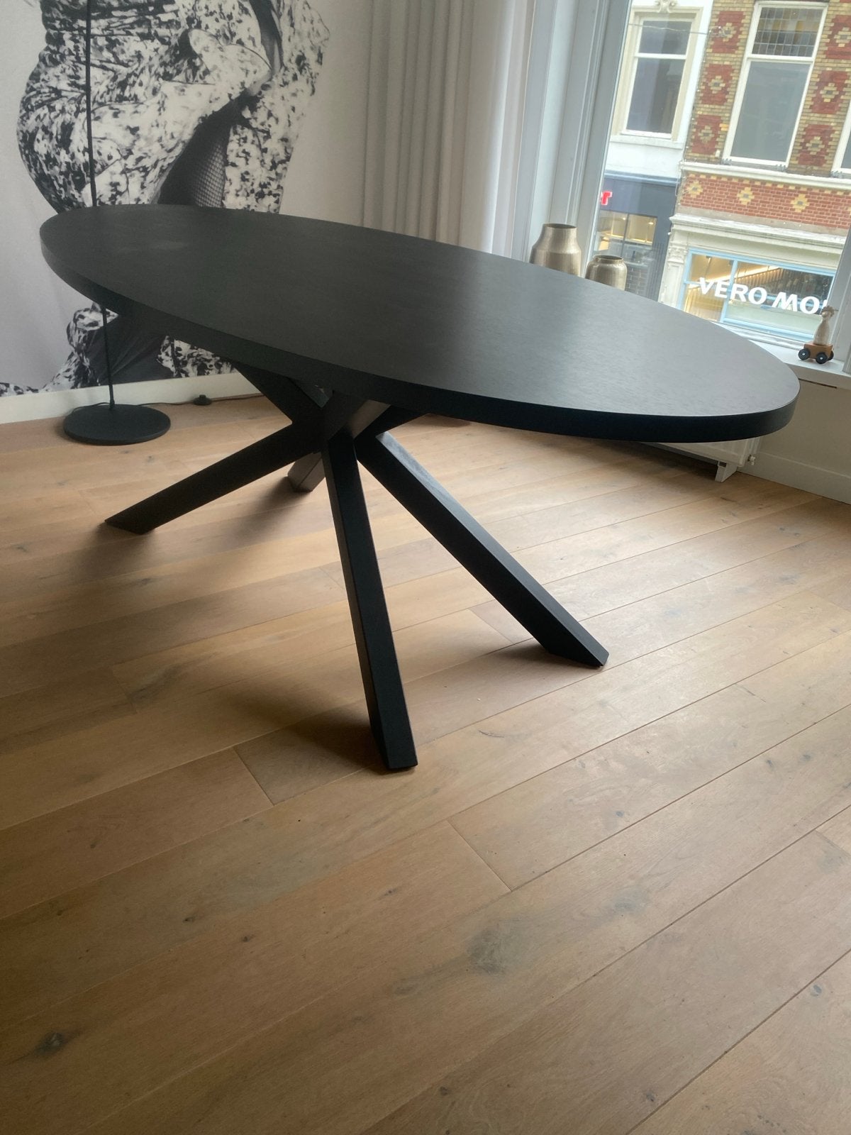 Zo goed als nieuwe eikenhouten tafel met zwart ijzeren poten, Huis en Inrichting, Ophalen, 100 tot 150 cm, Eikenhout, 200 cm of meer