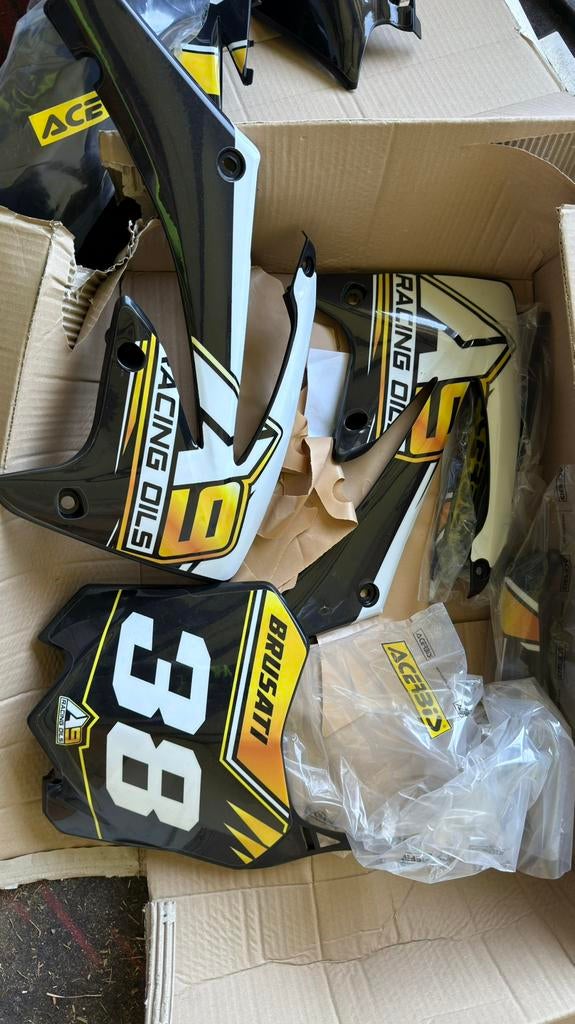 Nieuwe Crf 2009 plastic / kappenset, Ophalen