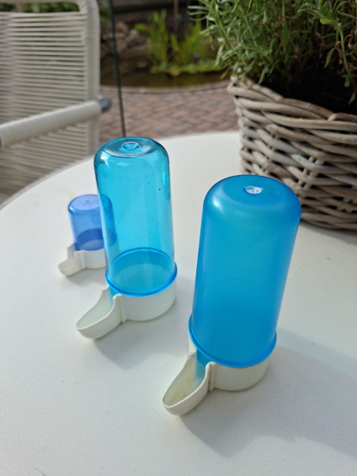 De grotere drinkbakjes 7 stuks en van de kleine 5 stuks, Ophalen, Kooi-accessoires
