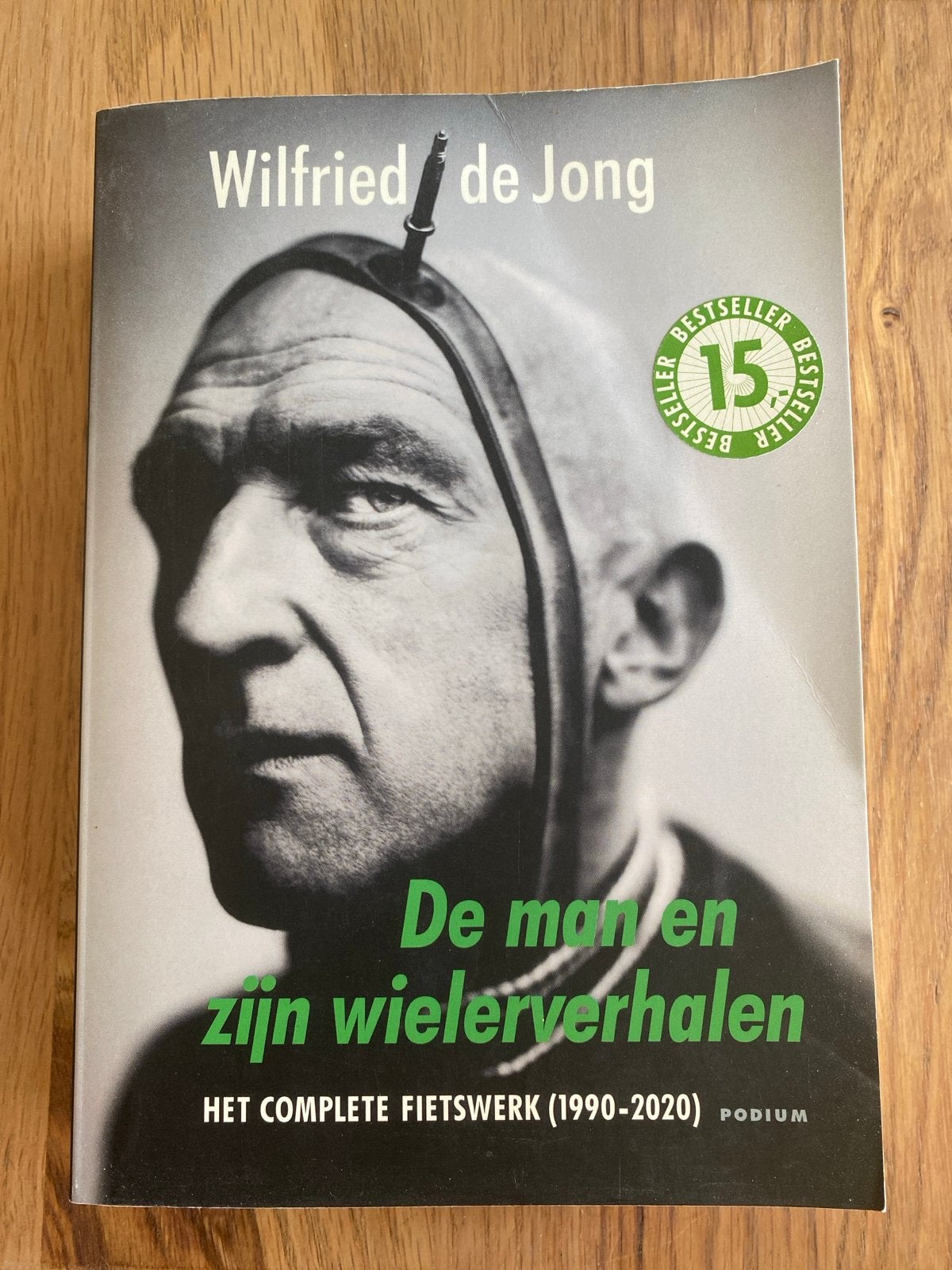 Wilfried de Jong - De man en zijn wielerverhalen, Ophalen of Verzenden, Gelezen, Lopen en Fietsen