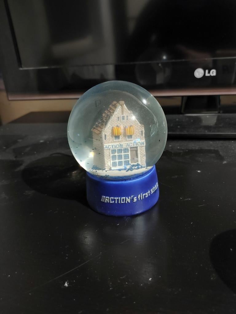 Limited Edition Action Sneeuwbol, Ophalen of Verzenden, Zo goed als nieuw