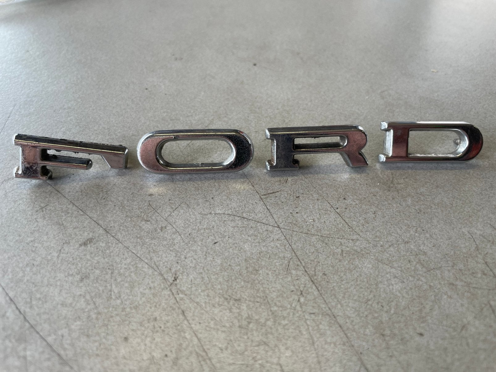 Ford Escort MK1 motorkap belettering FORD, Ophalen of Verzenden, Zo goed als nieuw, Staal