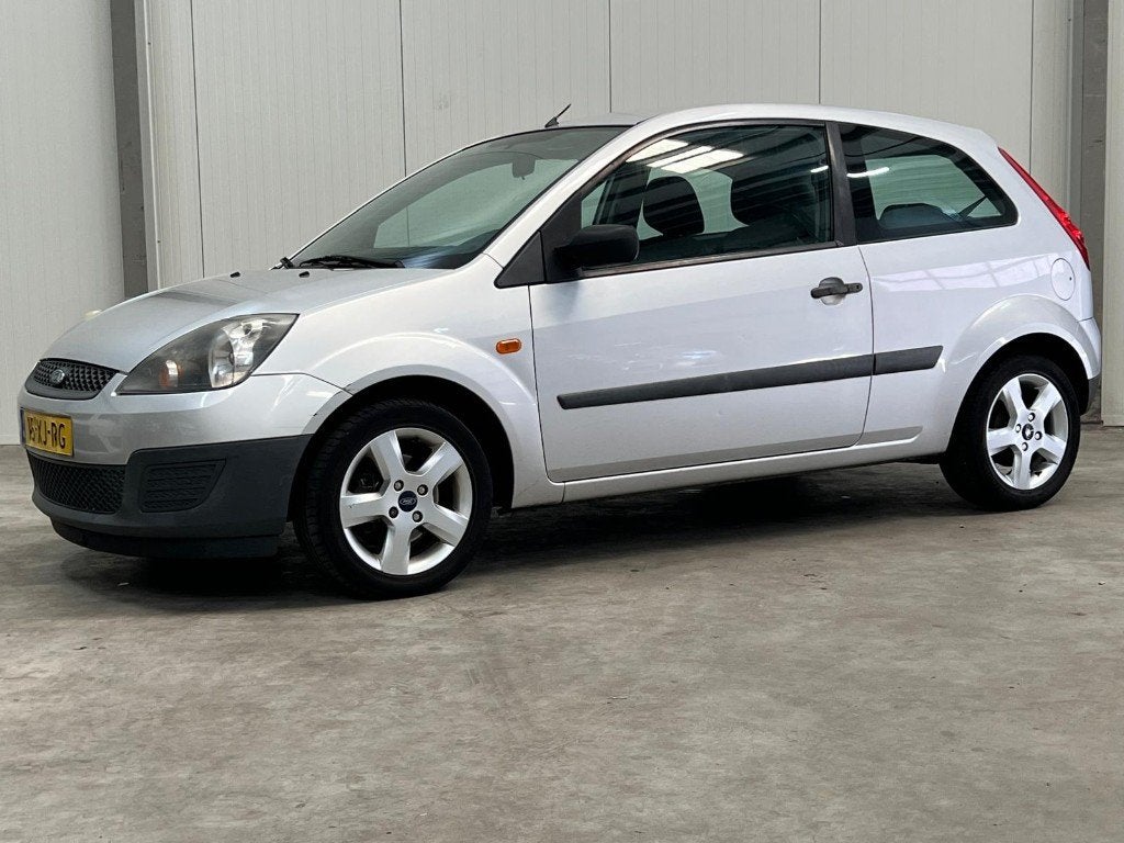 Ford Fiesta 1.3 Grijs/Airco/, 100 kg, 40 €/maand, 4 cilinders, Origineel Nederlands