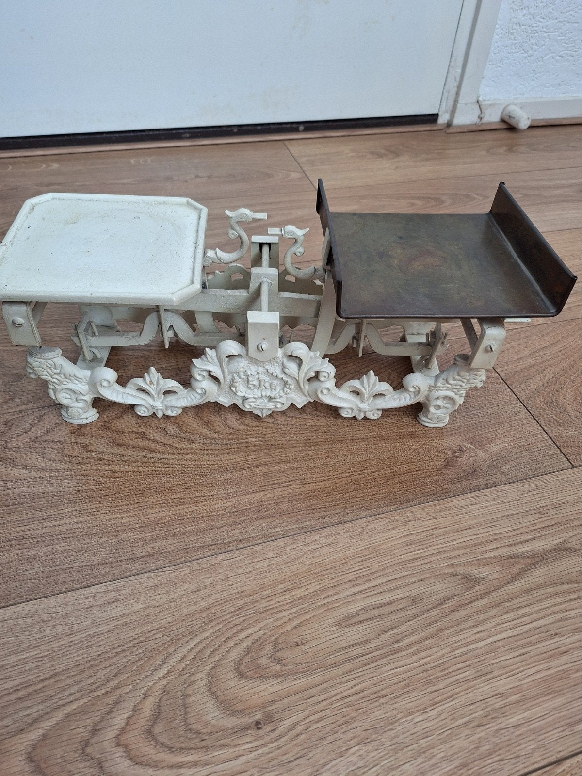 vintage smeedijzeren weegschaal, Ophalen